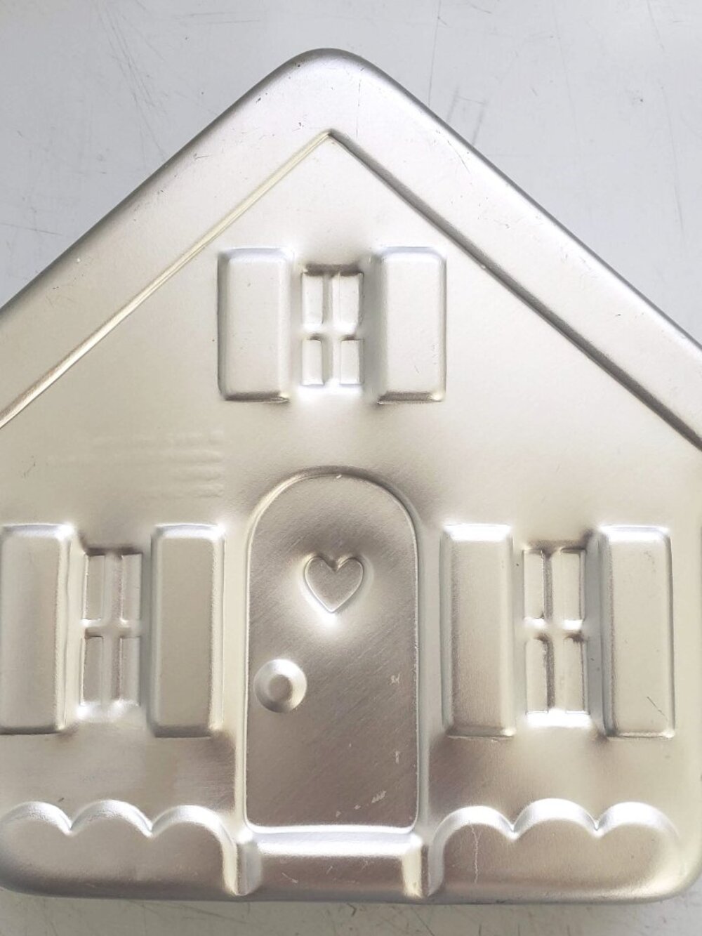 Vintage Wilton Cottage House Cake Pan Aluminum 1982 502-3937 9"W x 9"H x 3"D